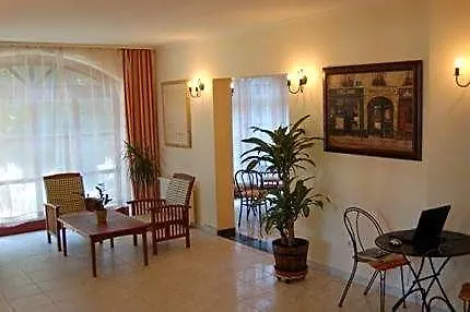Bed Breakfast Hotel Budapest Отель 2*
